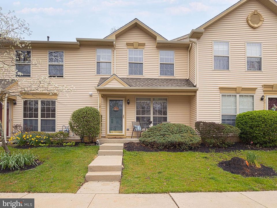 1st image of 18 Woodbrook Dr