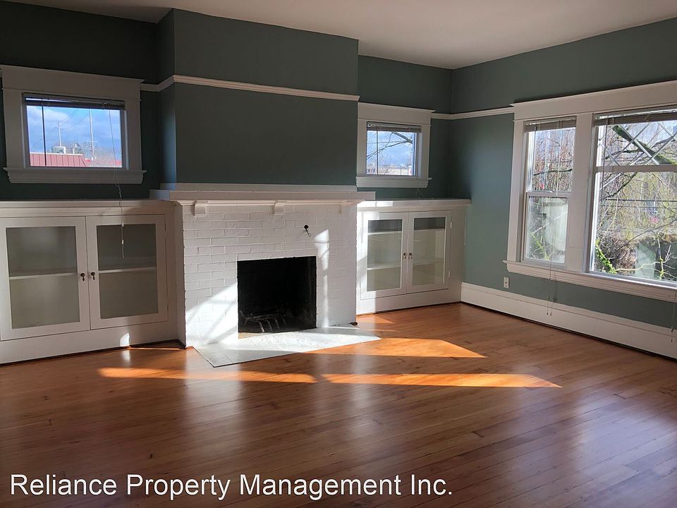 1st image of 425 NE Schuyler St #9506718