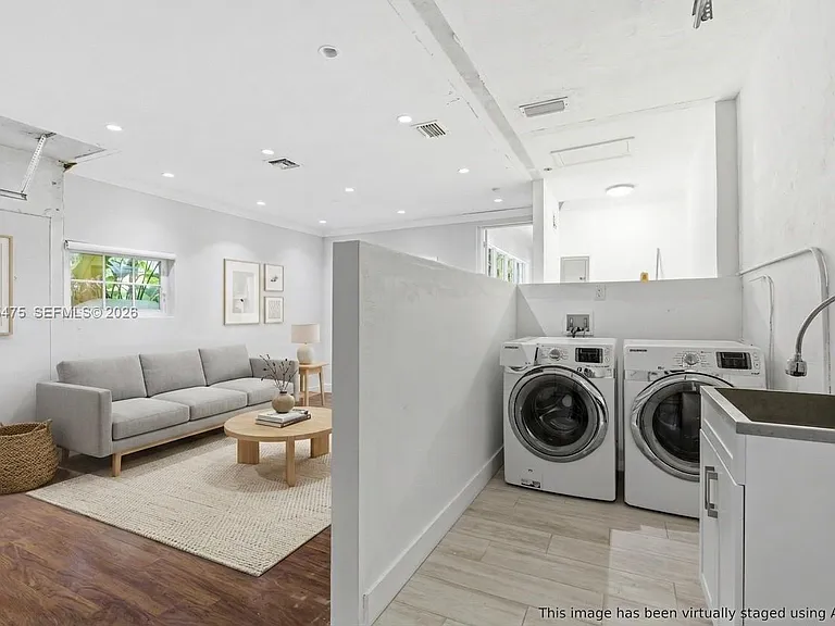 1551 Delgado Ave — Photo 11