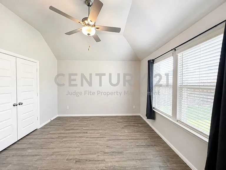 3720 Yarrow Dr — Photo 11