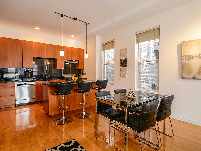 1411 N Wicker Park Ave #2 — Photo 9