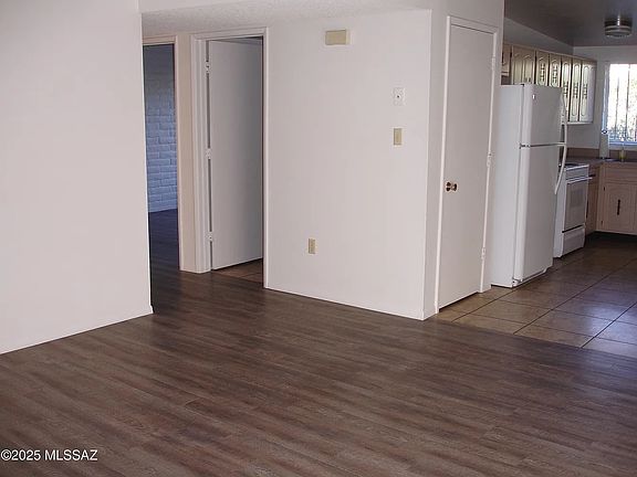 3rd image of 5654 E Pima St #5656