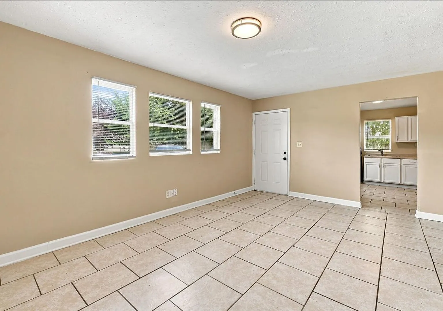2214 - 2216 Norden Ct — Photo 4