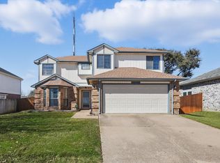 5114 Creek Valley Dr, Arlington, TX 76018