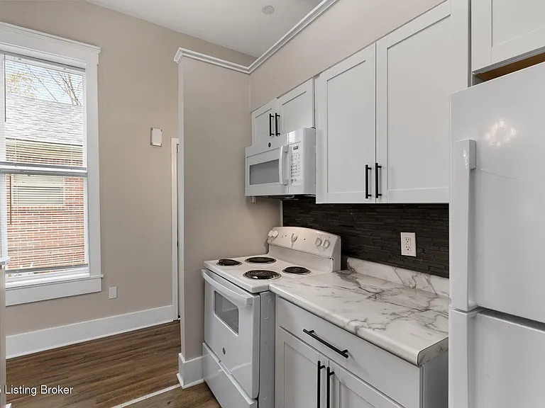 408 Doctor W #J — Photo 15