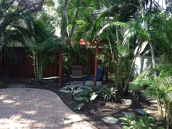 909 E Shadowlawn Ave — Photo 12