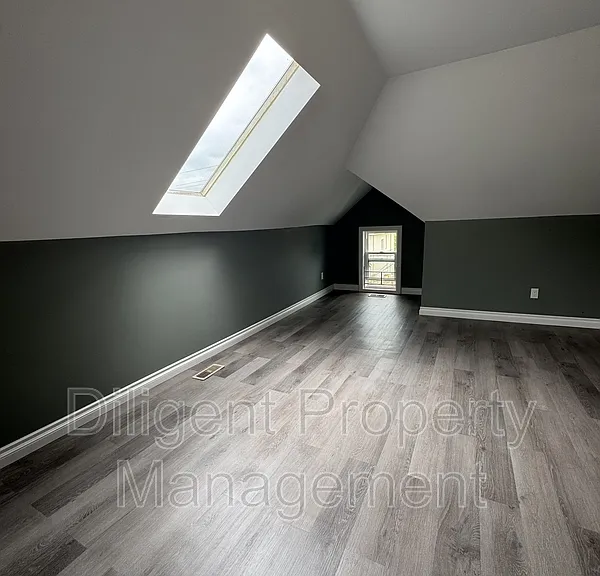 203 Rubidge St #201 — Photo 37