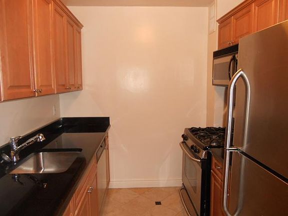 2nd image of 309 Edwards St #3BW