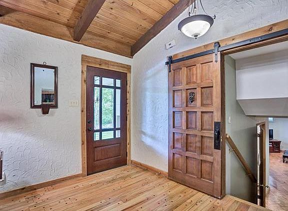 2nd image of 4751 Chateau Ln