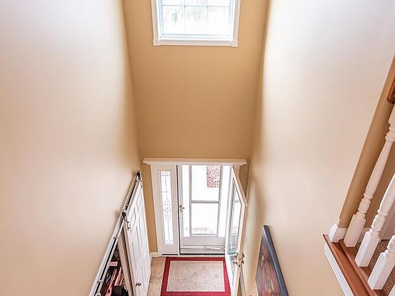 5th image of 3405 S Glasgow Cir