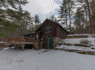 147 Algonquin Dr, Wells, NY 12190