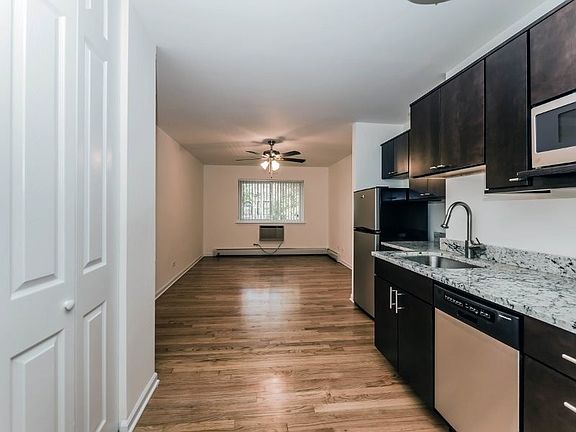 5th image of 639 W Grace St APT 238
