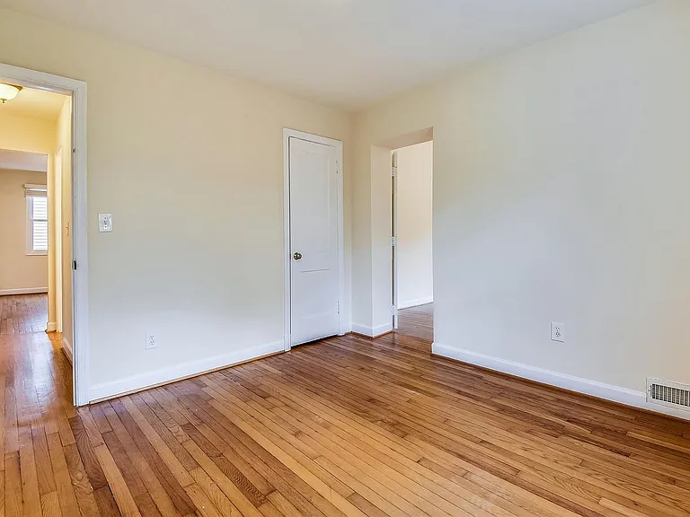 210 E Hamilton Ave — Photo 8