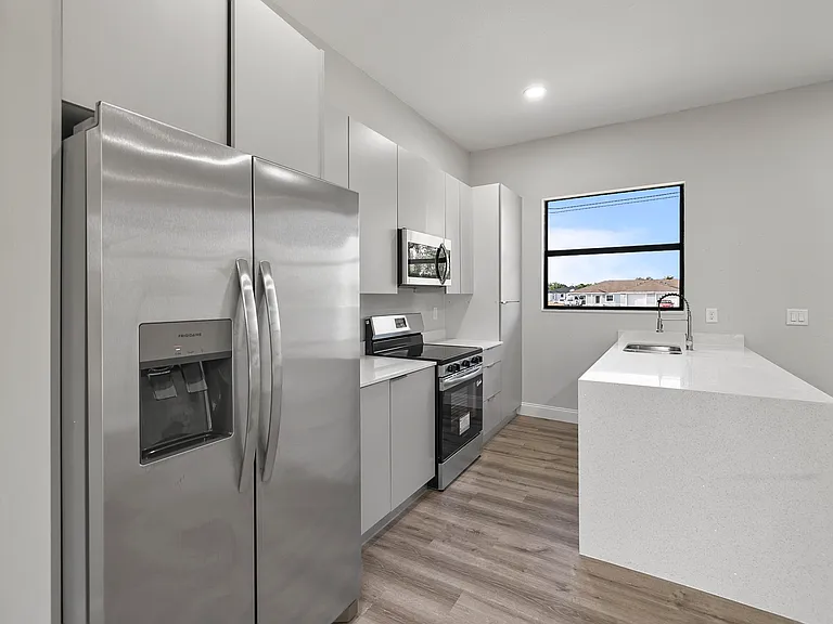 4701 Leonard Blvd S — Photo 8