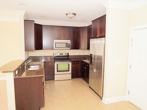 2nd image of 925 Ingleside Ave APT 307