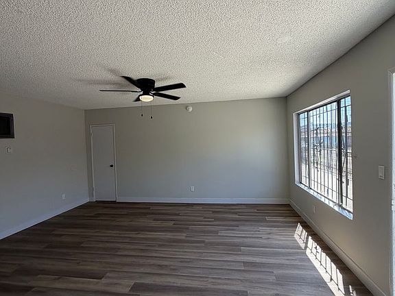 4th image of 858 W 80th St APT 2