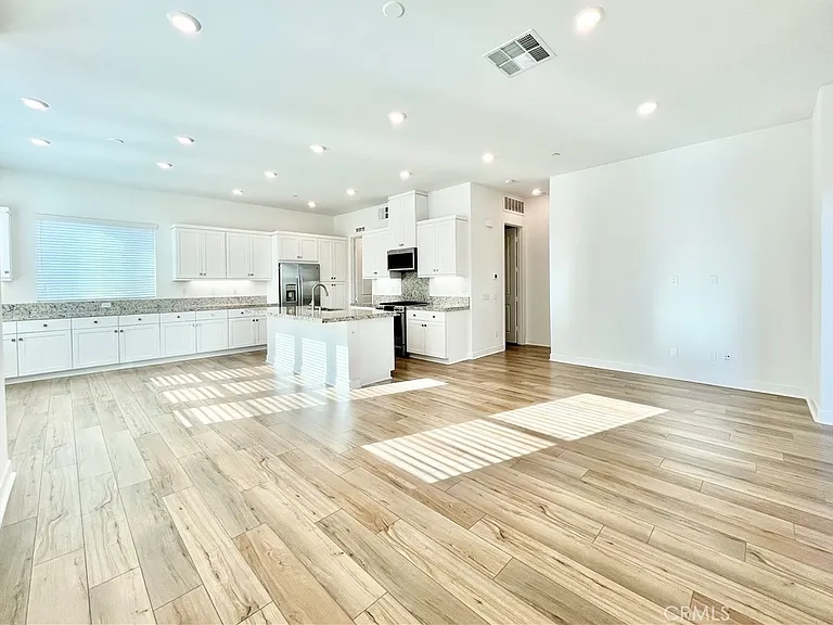 27054 Hummingbird Ln — Photo 12