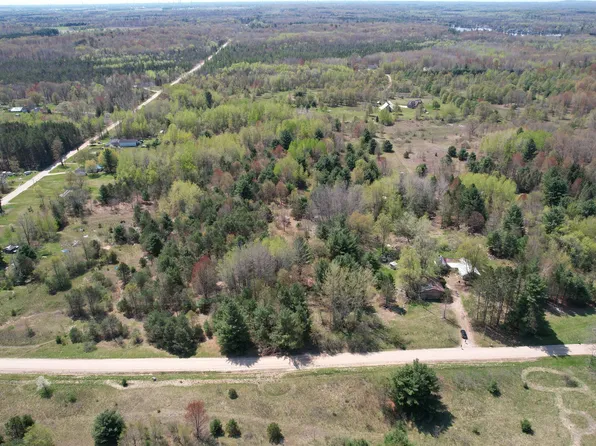 W Bawkey Rd, Farwell, MI 48622