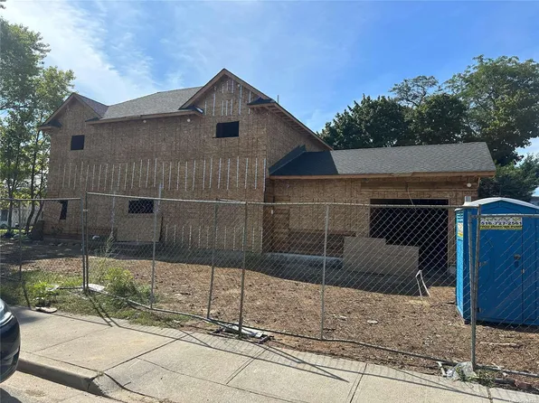 201 N 1st Street, Bethpage, NY 11714