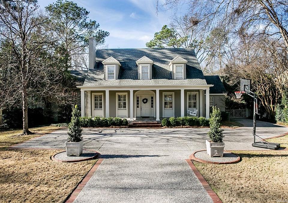 1st image of 2045 Myrtlewood Dr