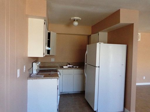 3rd image of 217 W Chicago Ave APT D
