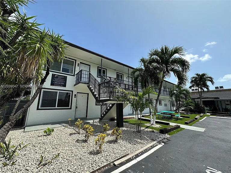 1737 Liberty St #10 — Photo 38