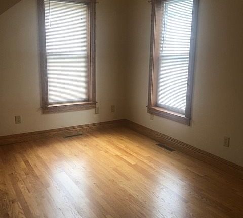 4th image of 227 Birchwood Ave