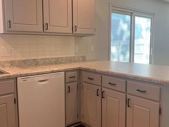 4th image of 5131 Kenwood Ct
