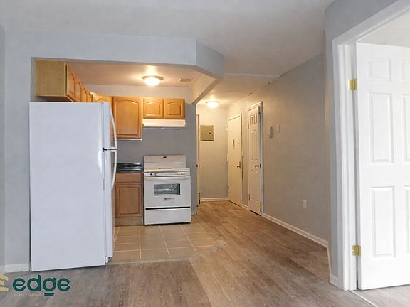 4th image of 998 Jennings St #13