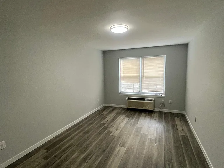 203 12th Ave #306 — Photo 7
