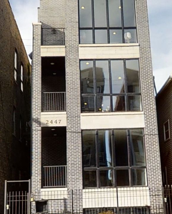 1st image of 2447 N Clybourn Ave