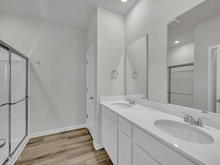 1095 Hanson Dr — Photo 12