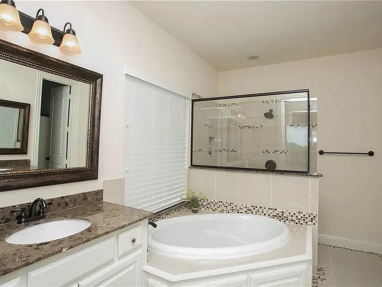 14224 Blueberry Hill Dr — Photo 9