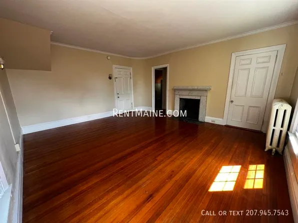 24 Grove St APT C, Bangor, ME 04401