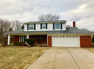 5237 Folkstone Dr, Troy, MI