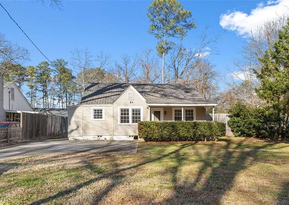 1st image of 724 Charlton St NW