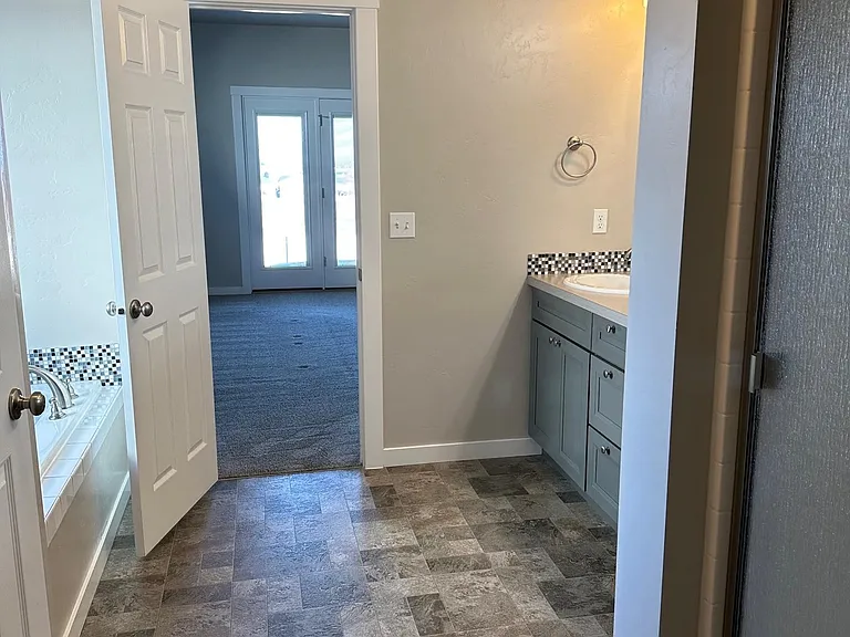 16214 Dietz Way — Photo 21