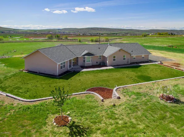 505 Faucher Rd, Yakima, WA 98901