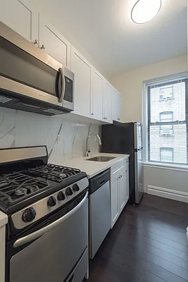 Rented by Compass | media 10