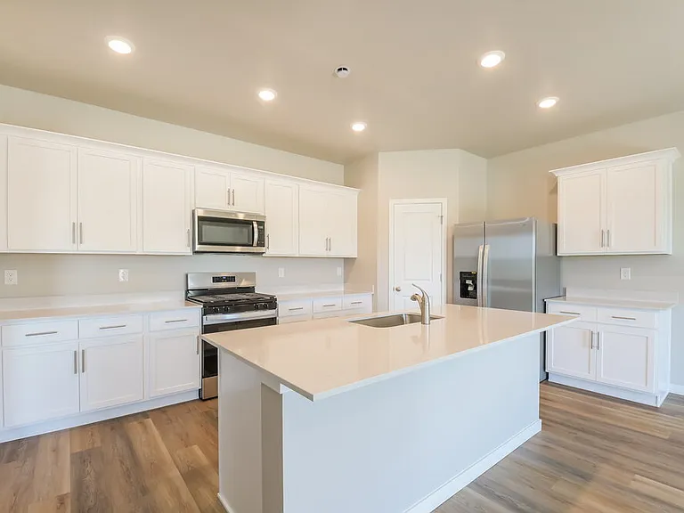 2120 Christina St — Photo 10