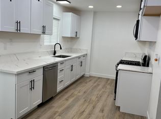 13372 Mohawk Rd, Apple Valley, CA 92308