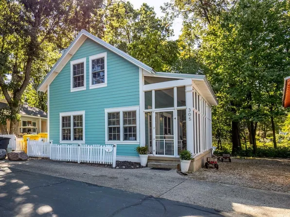 305 Childers Ln, Michigan City, IN 46360