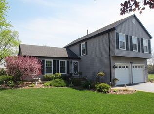 410 Candlewood Trl, Cary, IL 60013