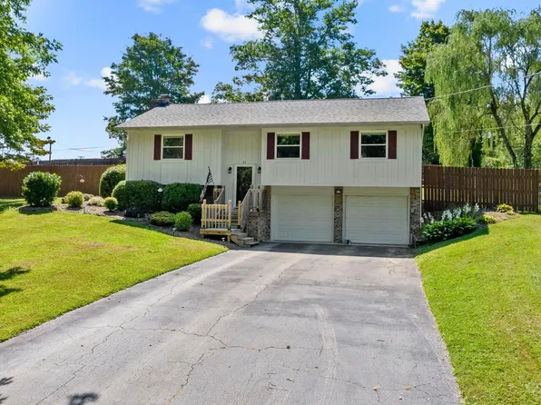 33 Riannon Ln, Hendersonville, NC 28791