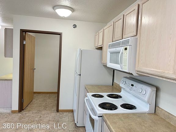 5th image of 3515 10th Ave S #108