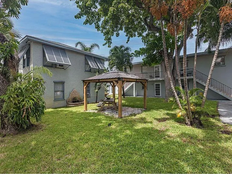 4205 N Flagler Dr #1 — Photo 1