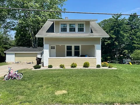 3 bed, 1.5 bath, 1492 sqft, $1,295 — Photo 2