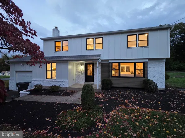 77 Lenape Dr, New Britain, PA 18901