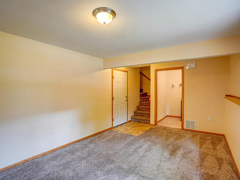 1813 Carns Dr — Photo 28