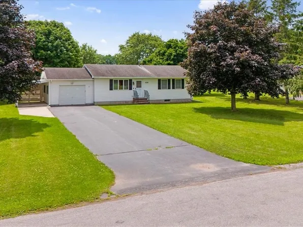 8330 Dunn Rd, Lyons, NY 14489